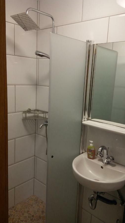 Privatunterkunft Sleepcentral *